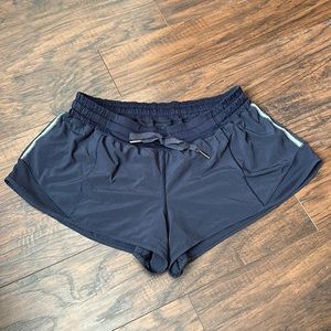 Lululemon Hotty Hot Short *2.5" in Midnight Navy - Size 10